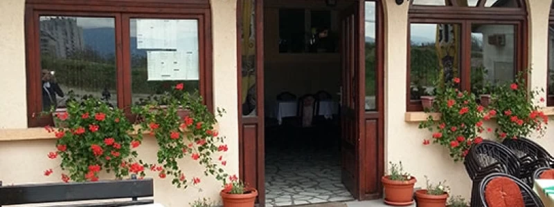 Čolakova Kafana pozadina