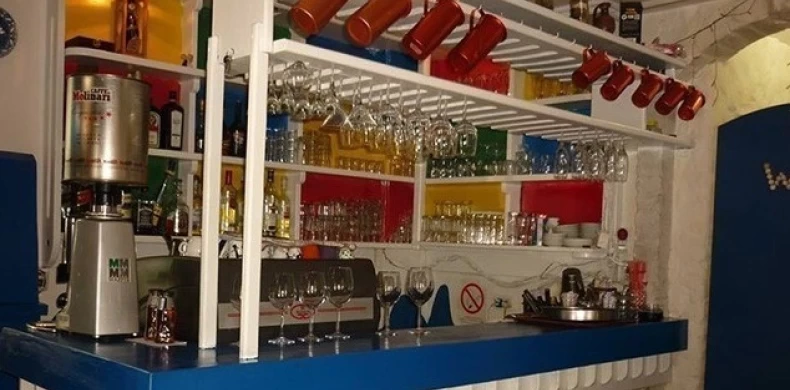 Grčka Muzička Taverna Piatakia-0