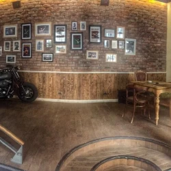 Restoran Bar Wurst Platz 1-1