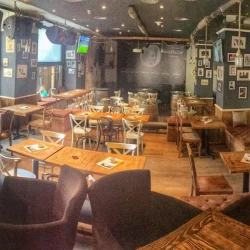 Restoran Bar Wurst Platz 1-2