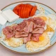 3 jaja, slanina, feta sir, paradajz