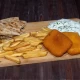 Pohovani kačkavalj porcija