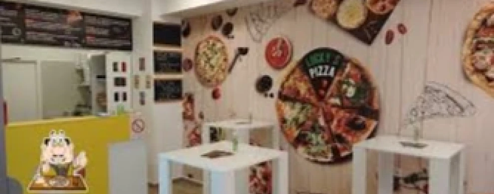 Lucky's pizza food bar-0