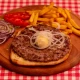 Pljeskavica na kajmaku